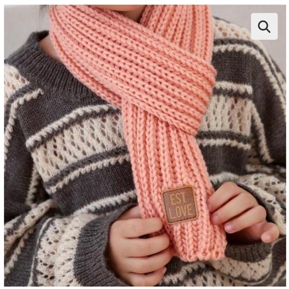EST LOVE NWOT Knit Scarf Thin Unisex Cozy Wrap Est. with Love Kids Scarf – Grey - Picture 3 of 6